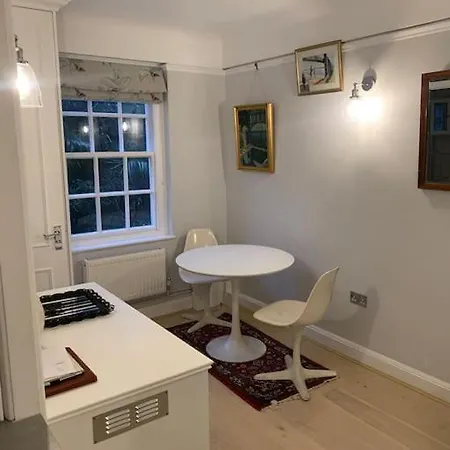 South Kensington Studio Лондон Экстерьер фото